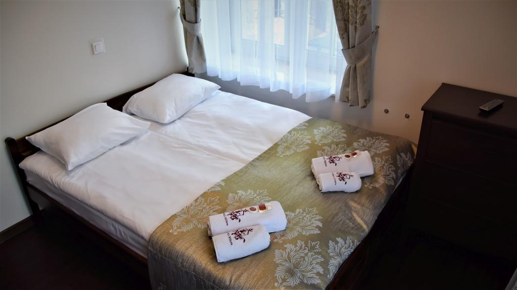 Willa Rozana - Apartamenty I Pokoje Goscinne Сандомир Экстерьер фото