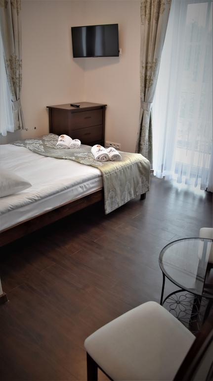 Willa Rozana - Apartamenty I Pokoje Goscinne Сандомир Экстерьер фото